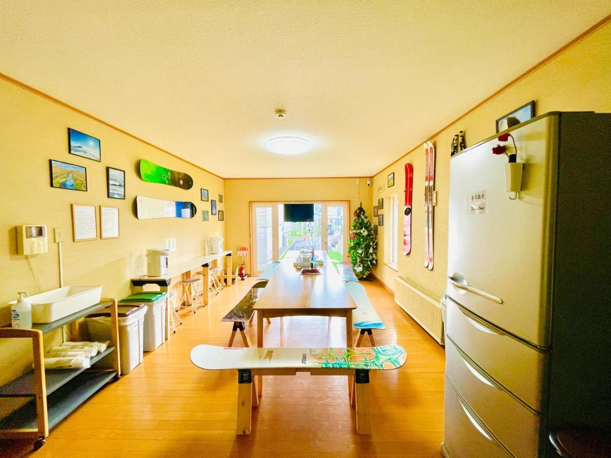 Yellow House Niseko 큐찬 외부 사진